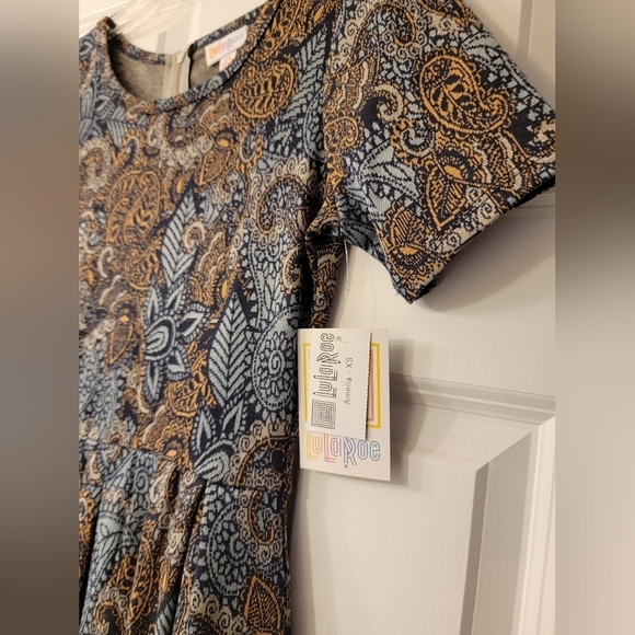 NWT Lularoe Amelia A-line Midi Dress in Beautiful Light Blue & Tan Print XS - Picture 6 of 9